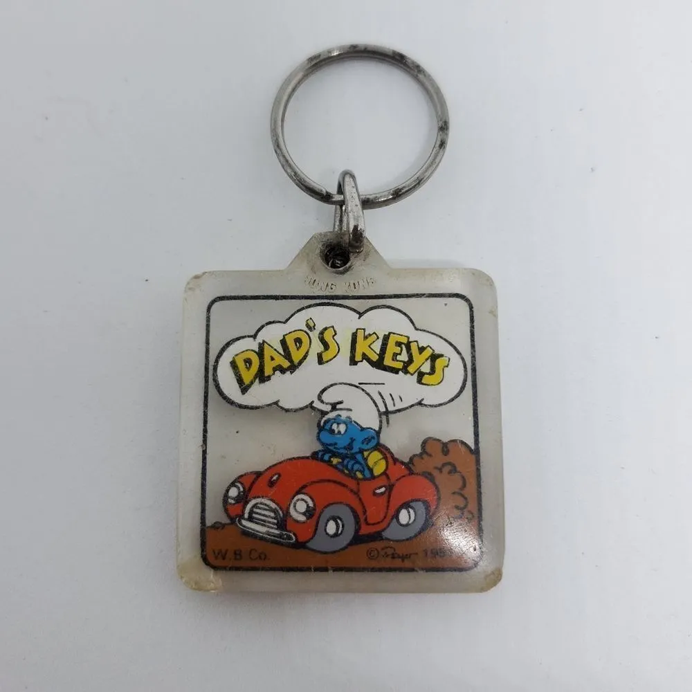 Vintage Smurfs Driving Car Dad's Keys Keychain Red - Image 2