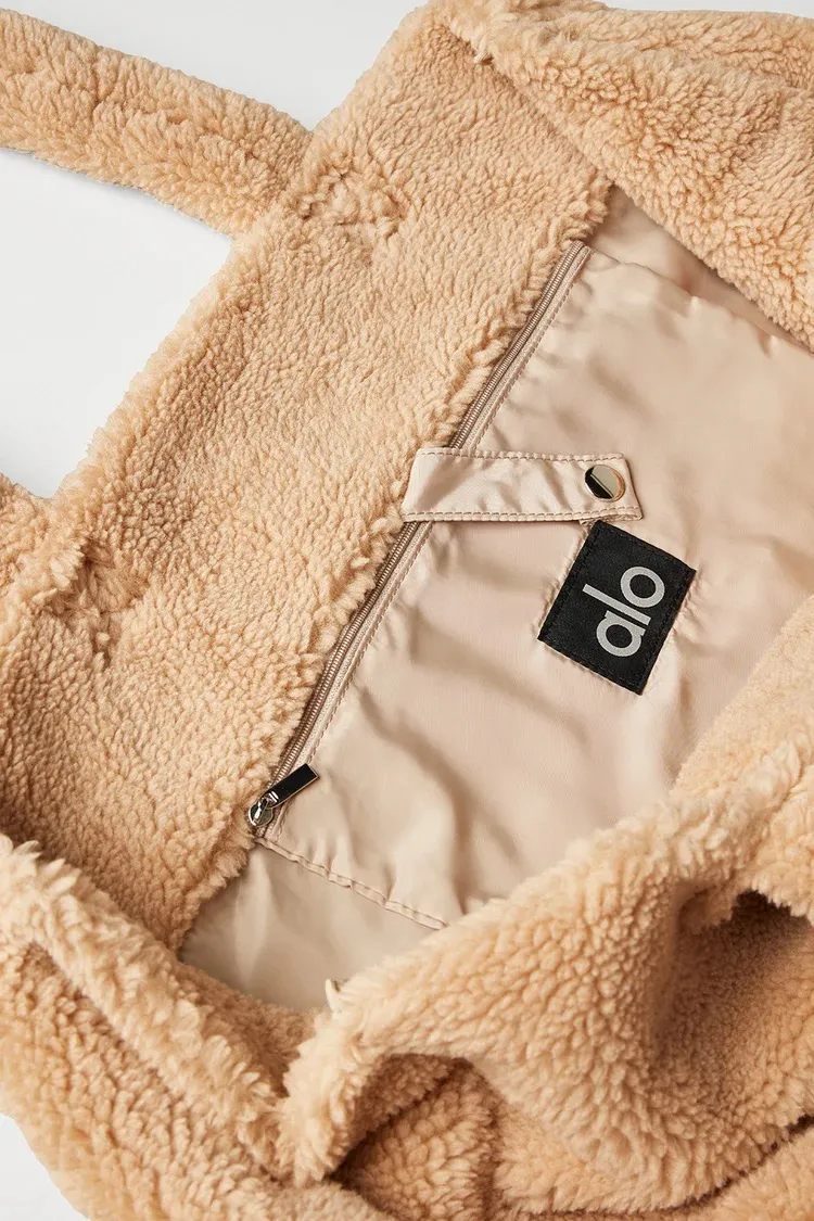 Foxy Sherpa Tote Camel - Image 5