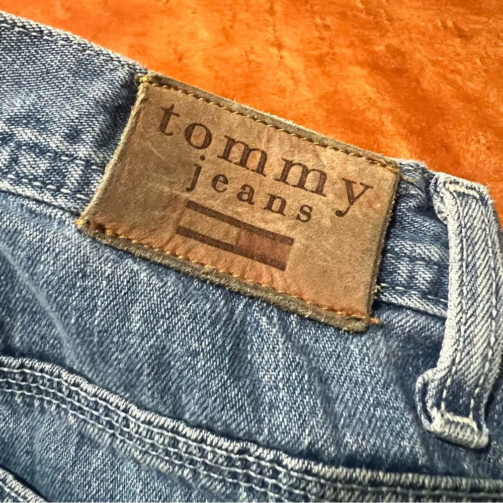 Vintage Y2K Tommy Hilfiger Distressed Cargo Jeans raw hem size 3 Juniors - Image 10