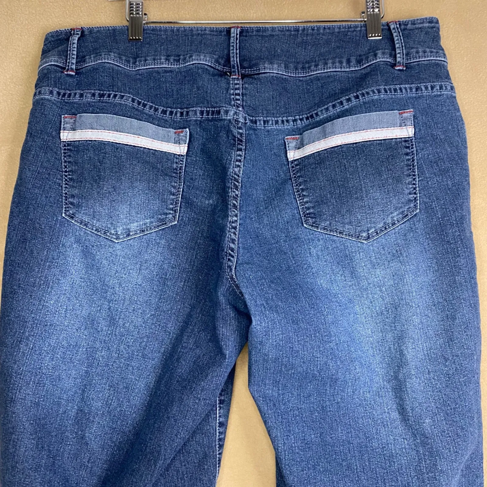 Christopher & Banks Women's Denim Capri Jeans Size 16 Blue Double Button EUC - Image 5