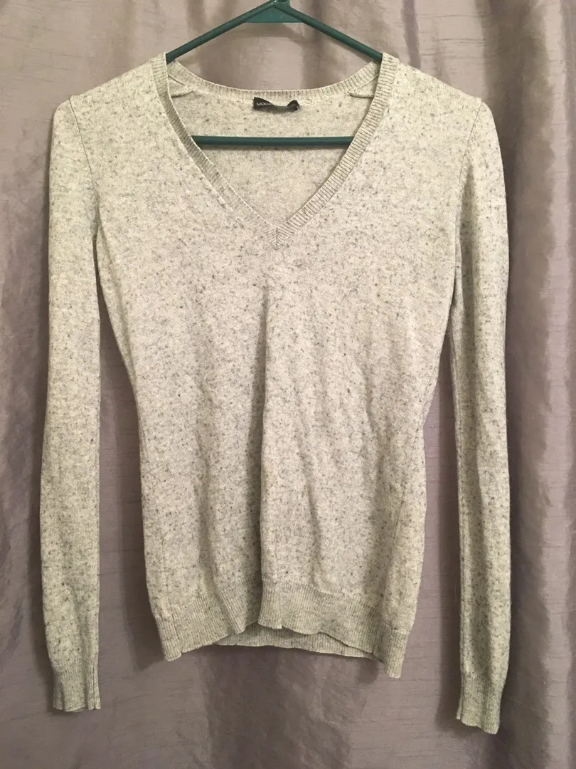 Moda Int. V-Neck Sweater - Image 2