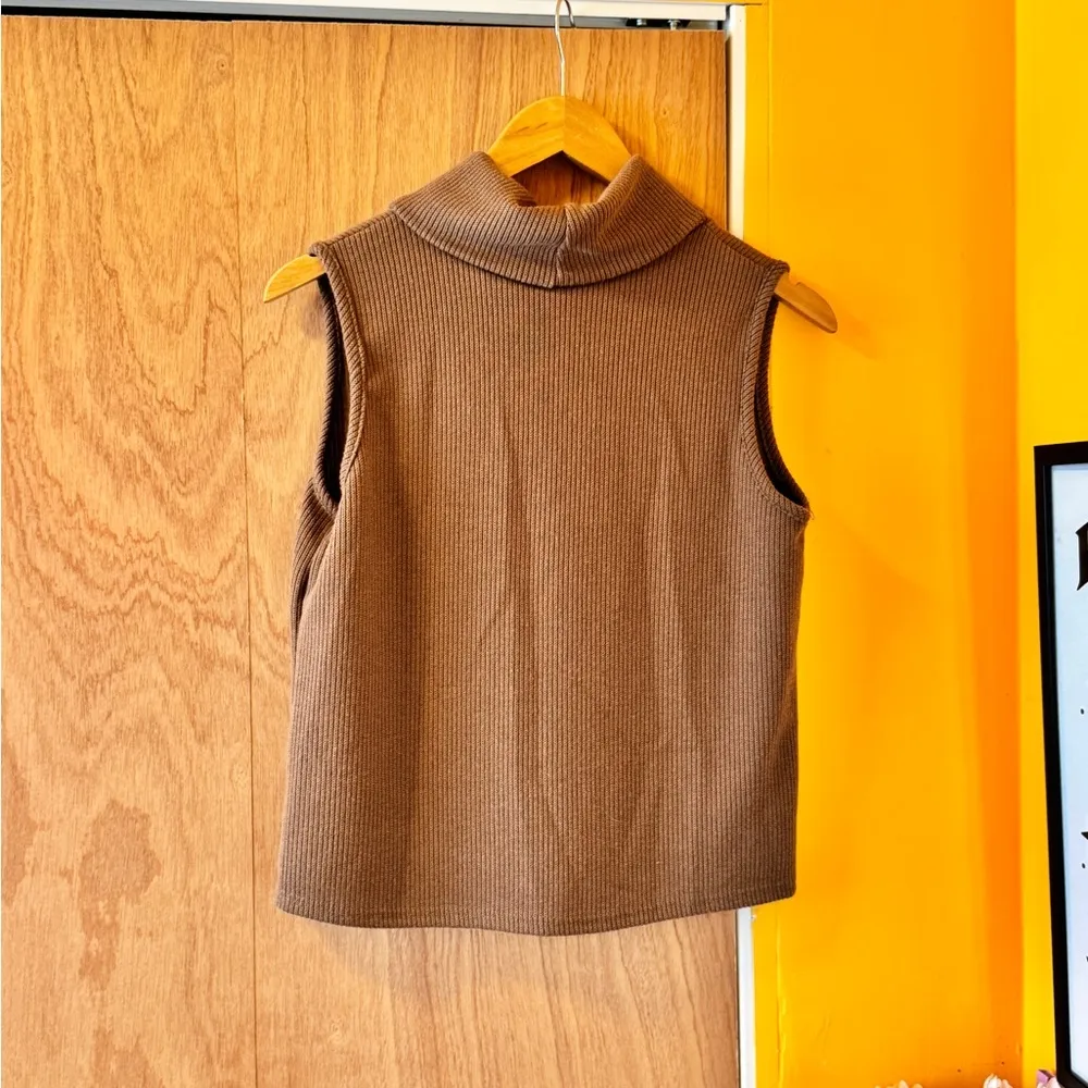 🎅 3/$15 SALE Olivia Rae Brown Knit Turtleneck Tank Top Women’s Large - Image 7