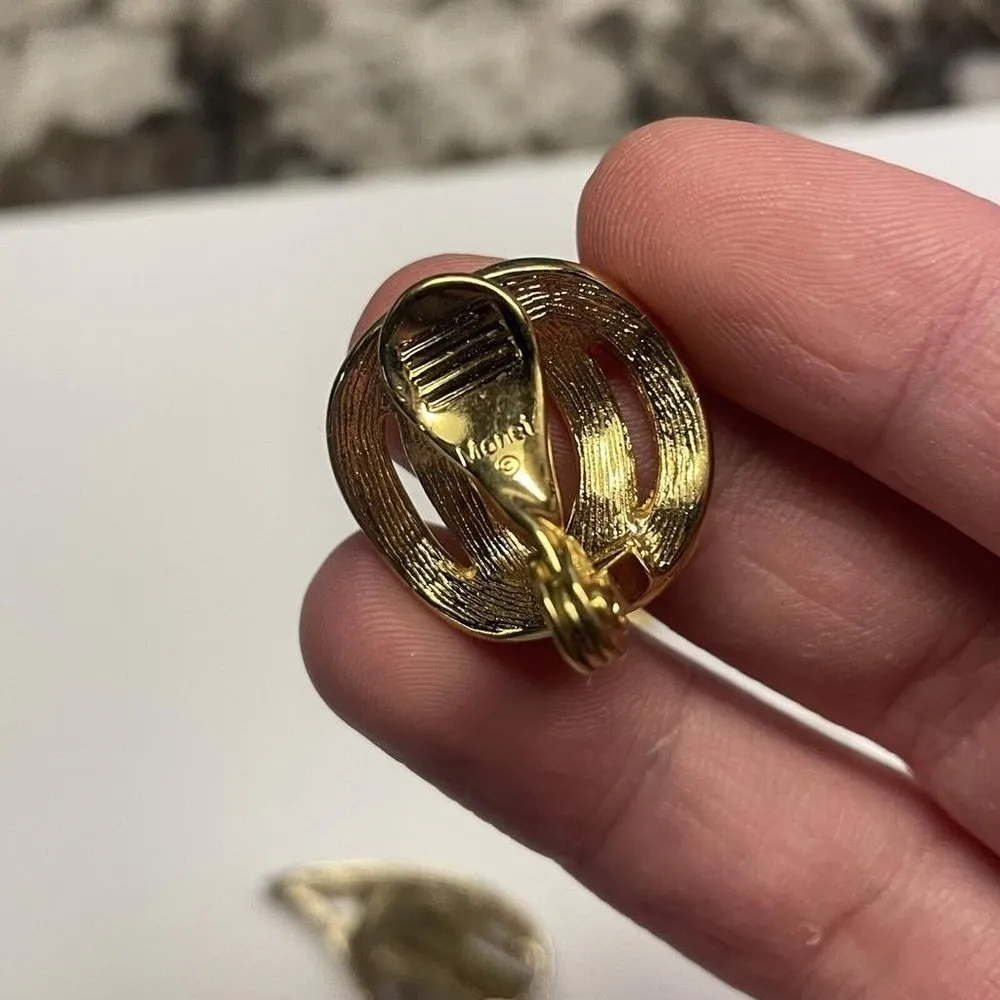 Lot Of 2 Vintage Costume Earrings Clip On Signed Sarah Cov / Monet - Gold Tone - Image 8