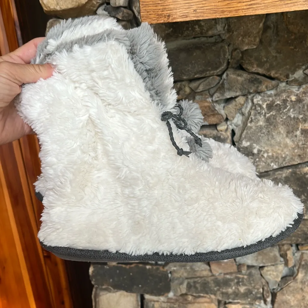 Cuddl Duds Comfy Plush Booties - Image 2