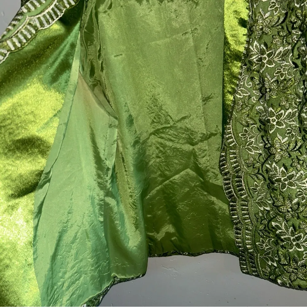 Lily & Taylor Woman’s Green Floral Metallic Jacket Blazer Sz 20 - Image 7