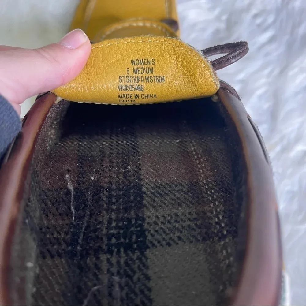 L.L. Bean Leather Women's Moccasin Slippers Size 5 - Image 5