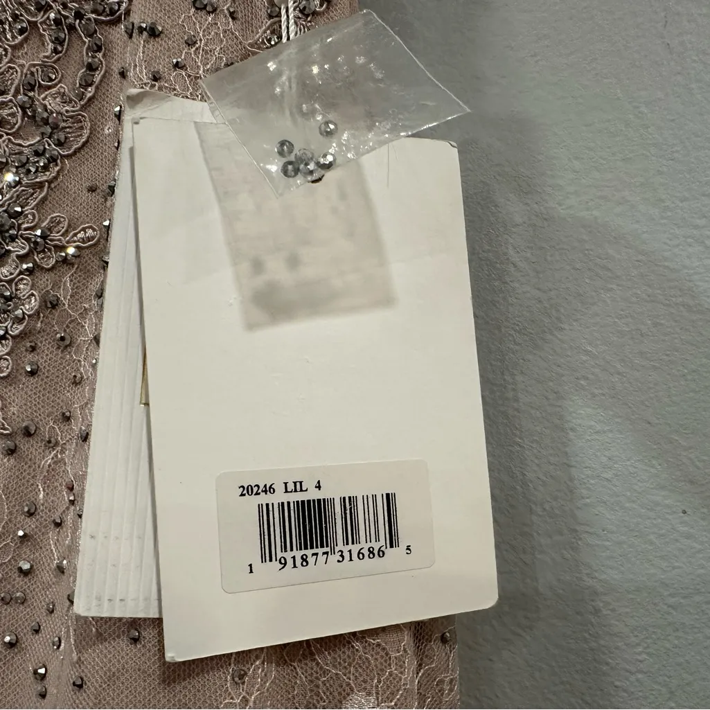 Mac Duggal 20246 Lilac Feathered Crystal Embellished Sleeveless Gown sz 4 - Image 4