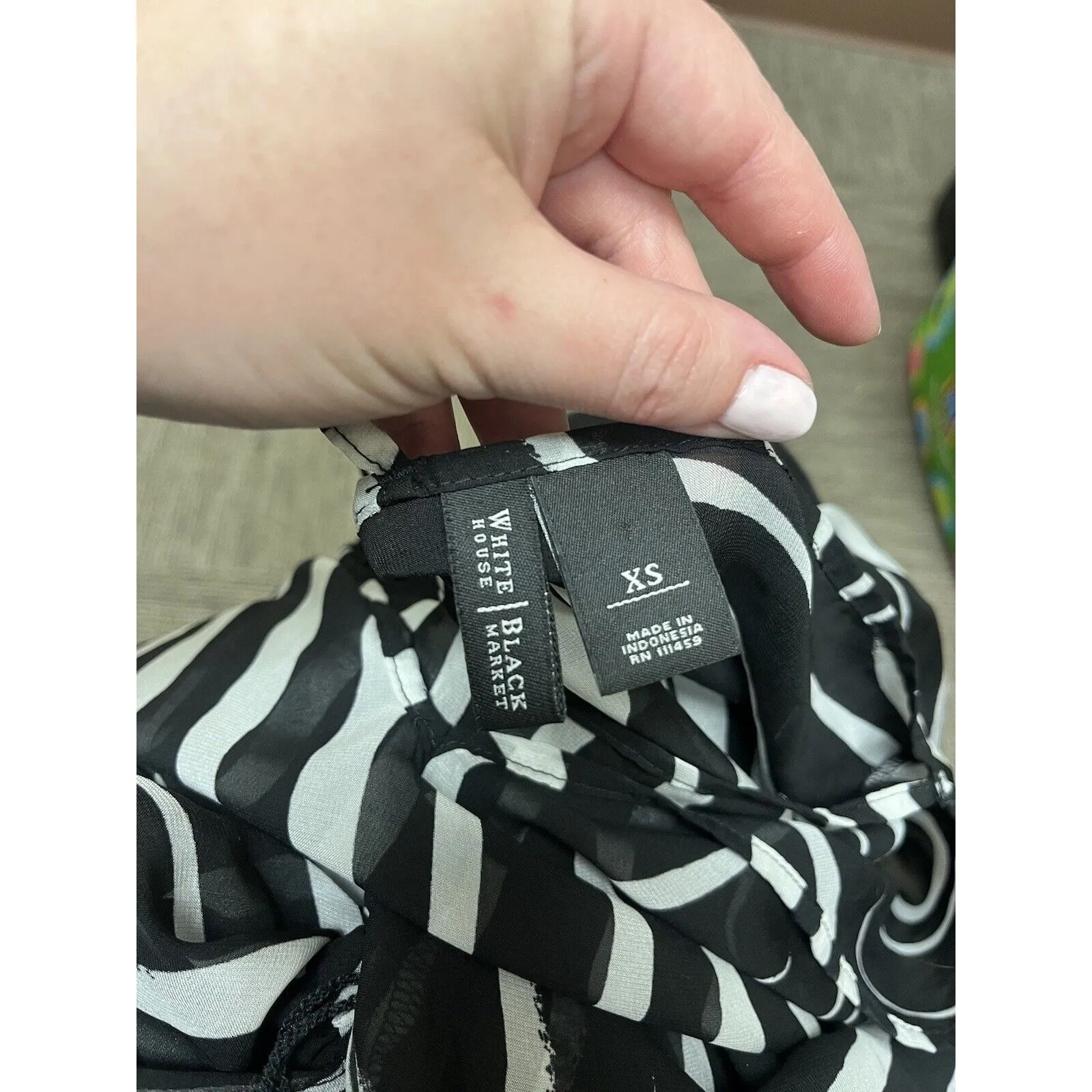 White House Black Market Black And White Tunic Top Sz. XS Swimsuit Cover Up - Image 5