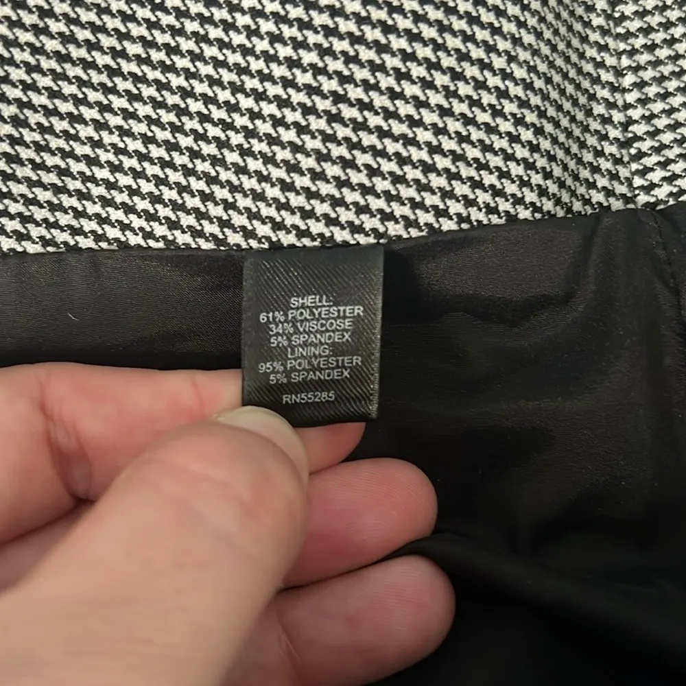 Express Black/White Button Back Pencil Skirt Size 2 - Image 5