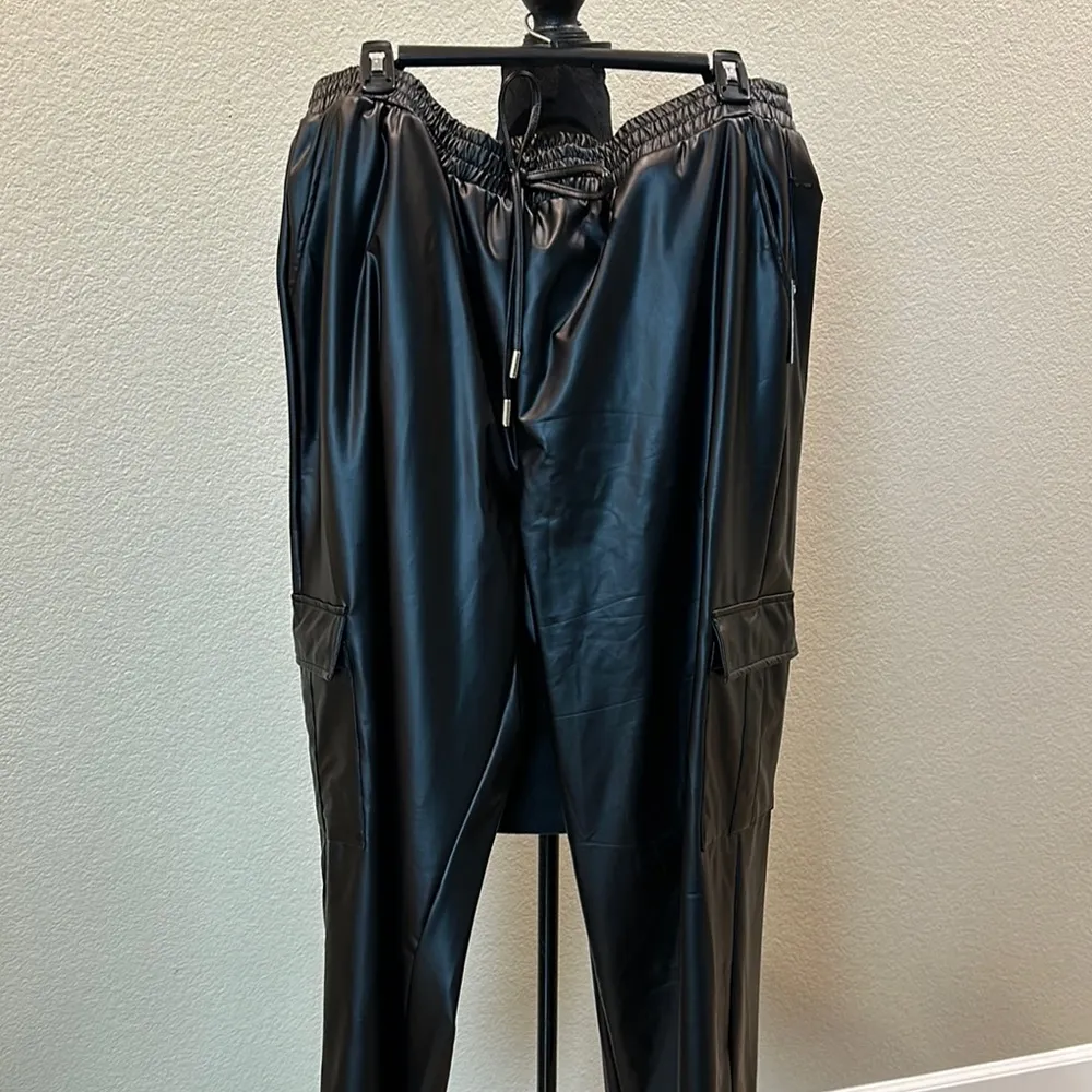 NWT Stylish Black Faux Leather cargo pants Size 2X - Image 2