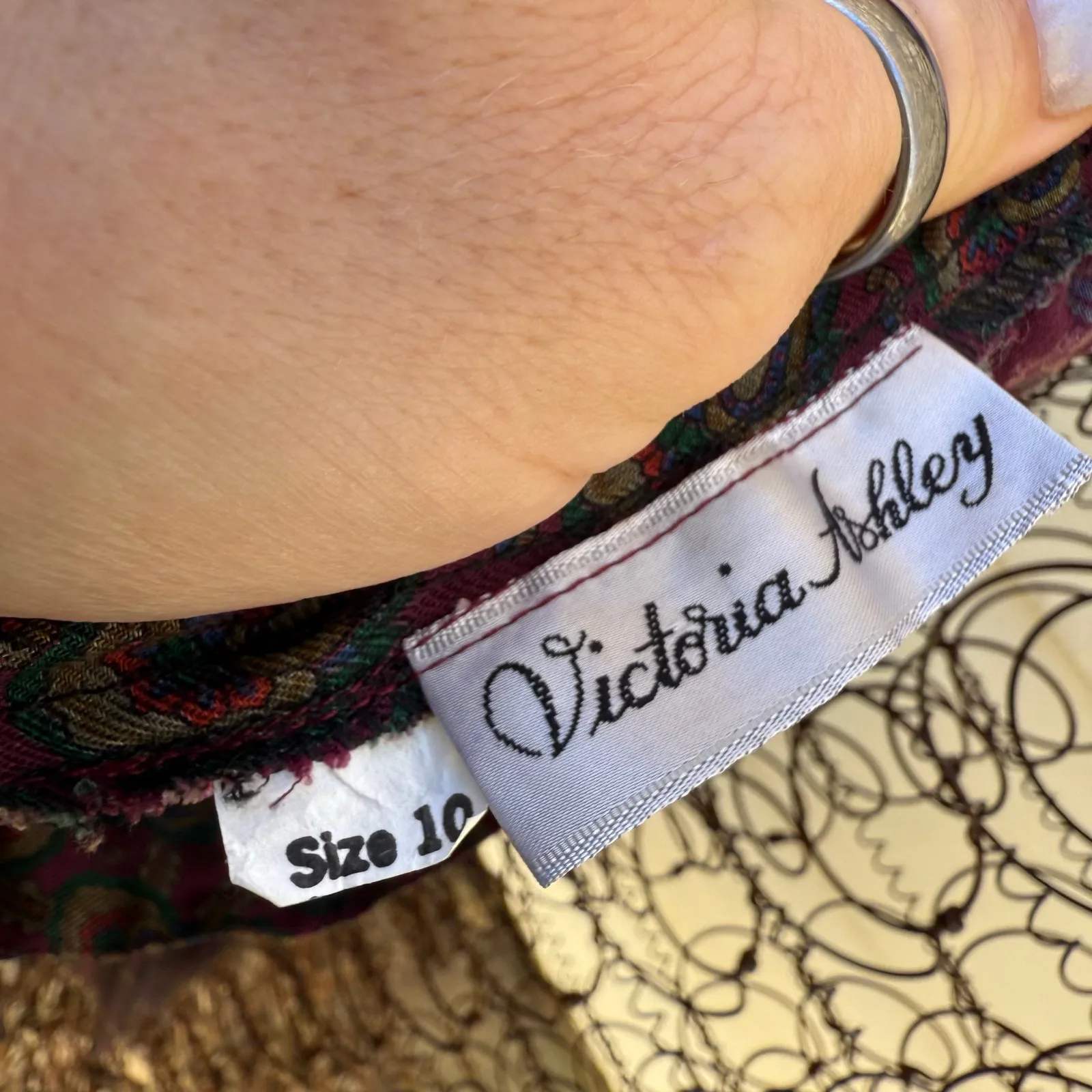 Vintage 80s Victoria Ashley pleated maroon navy paisley midi office skirt Sz 10 Red - Image 3