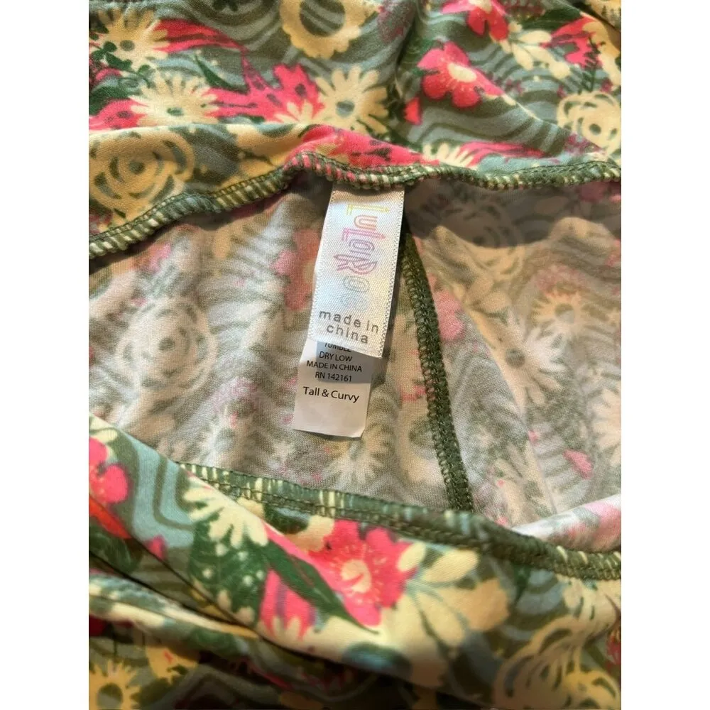 LuLaRoe Women's Green Floral Tights - Image 4