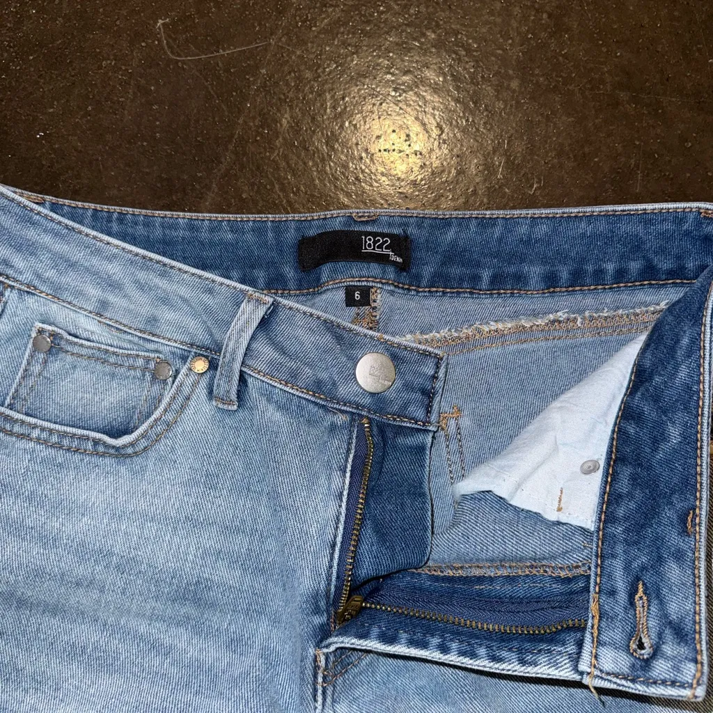 1822 Denim High-Rise Straight Leg Jeans - Size 6 - Light Wash - Image 7