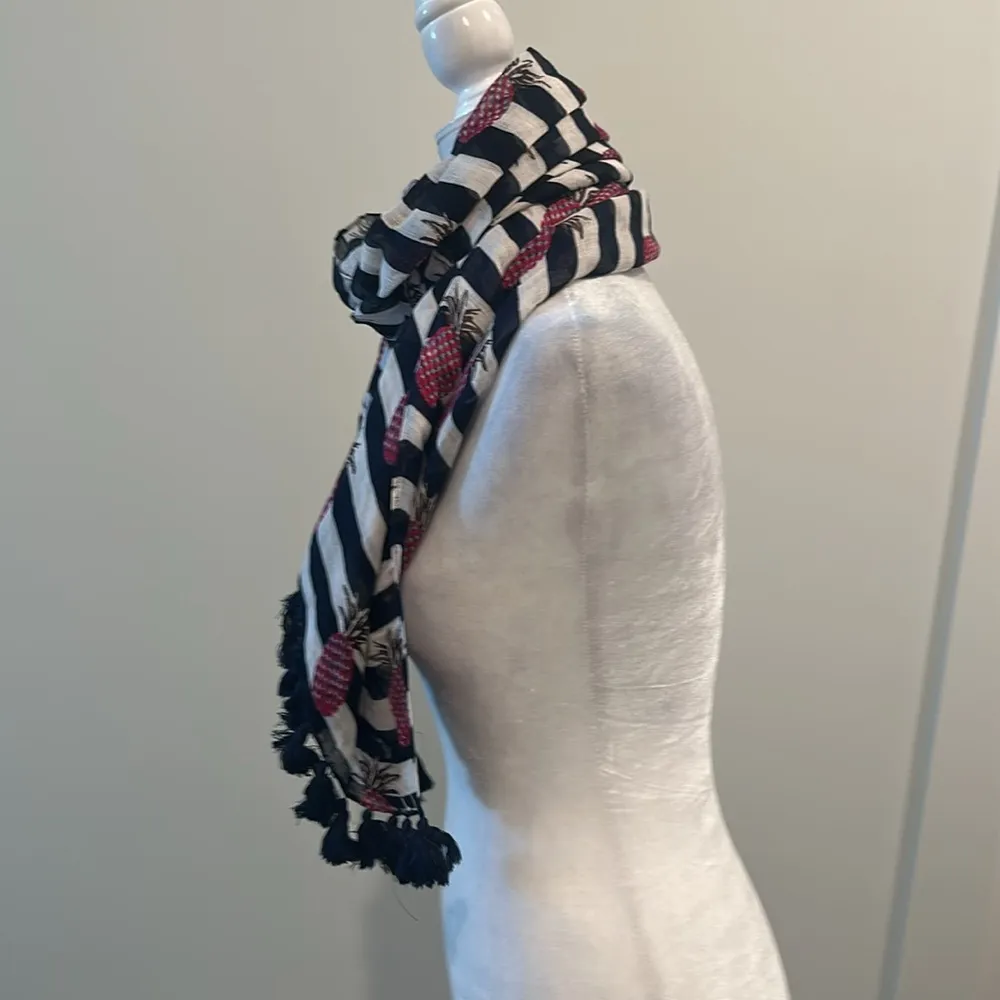 Tory Burch Lightweight Linen Blend Pineapple Scarf Black - Image 3