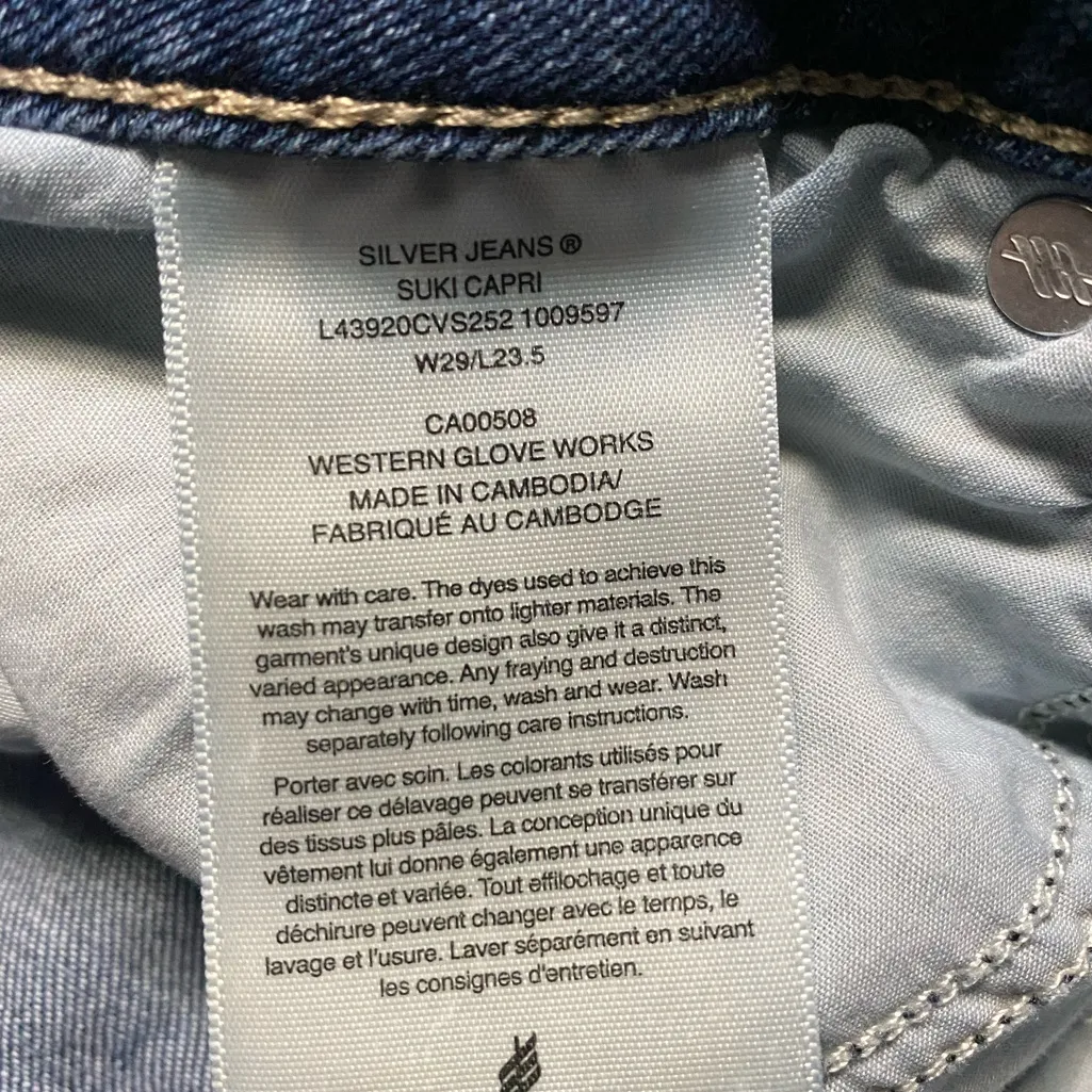 Silver Jeans Suki Capri in Classic Blue - Image 4