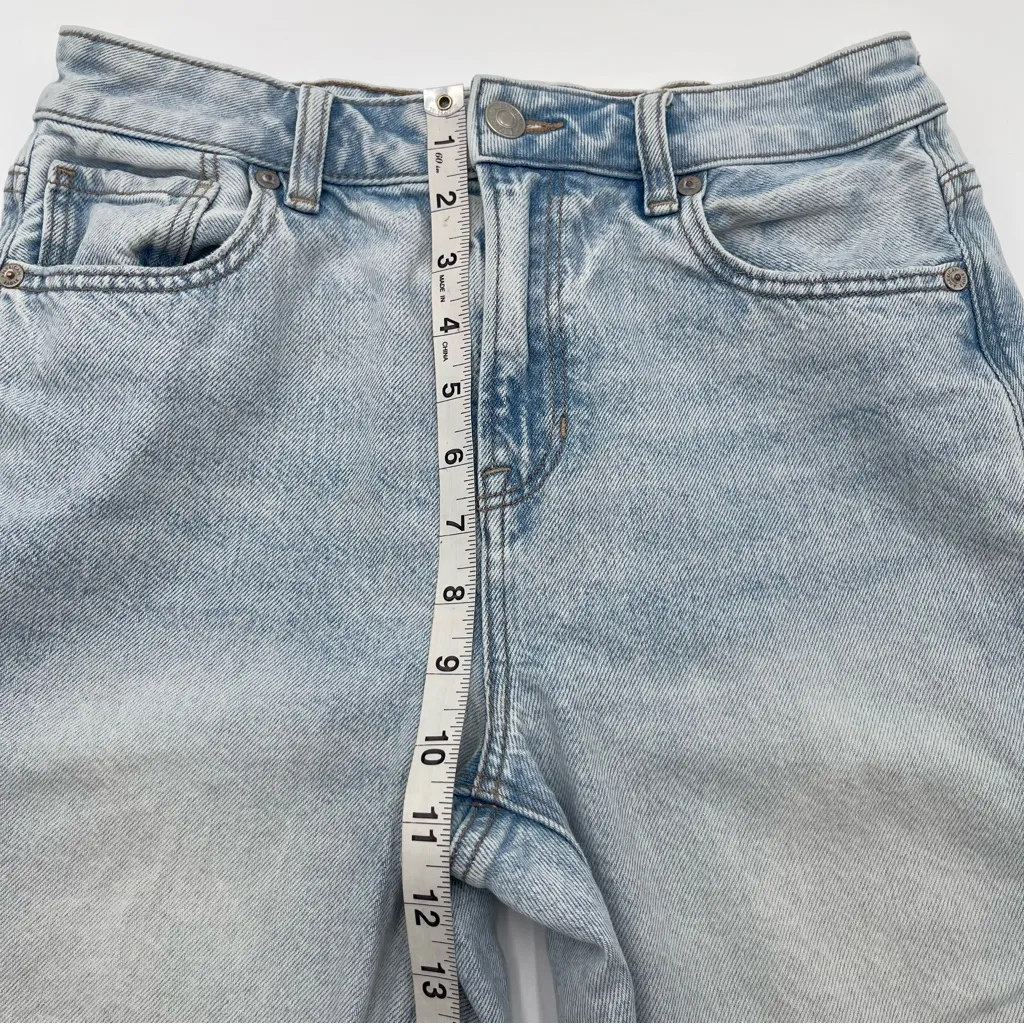American Eagle AE Mom STRIGID Jean High Rise Women’s Sz 4 Short (Light Wash) - Image 11