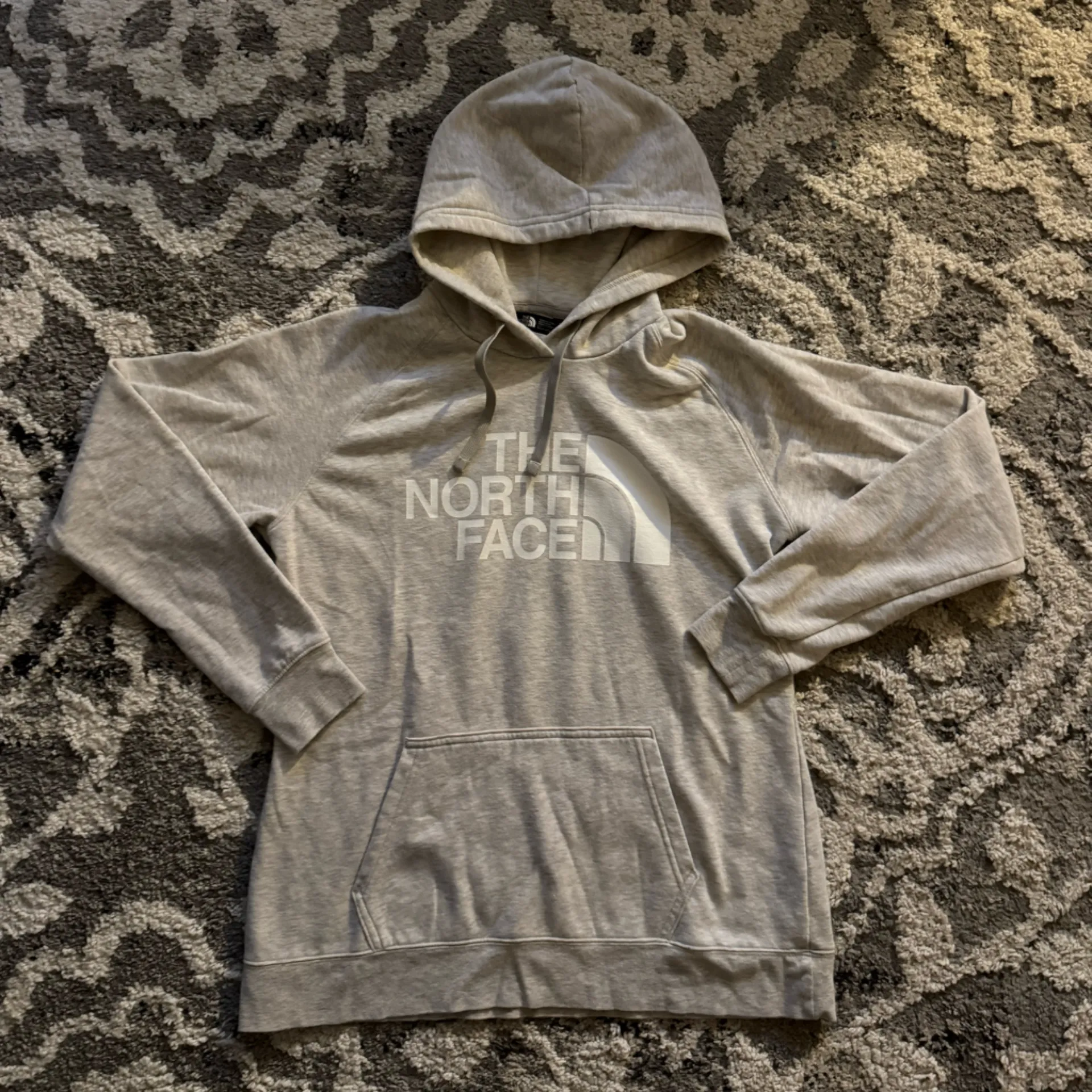 North Face heathered Grey sweatshirt☁️ - Image 2