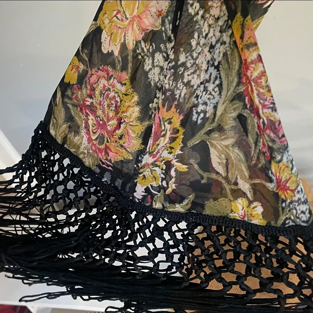 Floral Black and Yellow Women's Top with Fringe sleeves & v-neck size 4  ASOS - Image 3