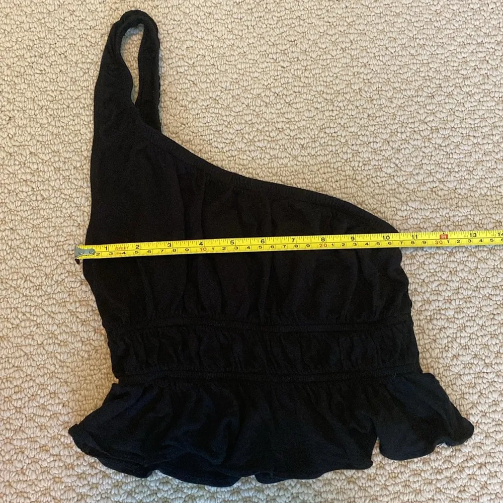 Urban Outfitters Size XS Women's Teen Girl black one-shoulder blouse - Image 4