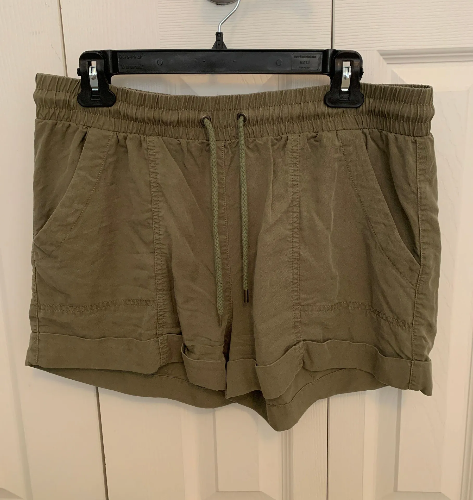 Universal Thread Army Green Shorts - Image 2