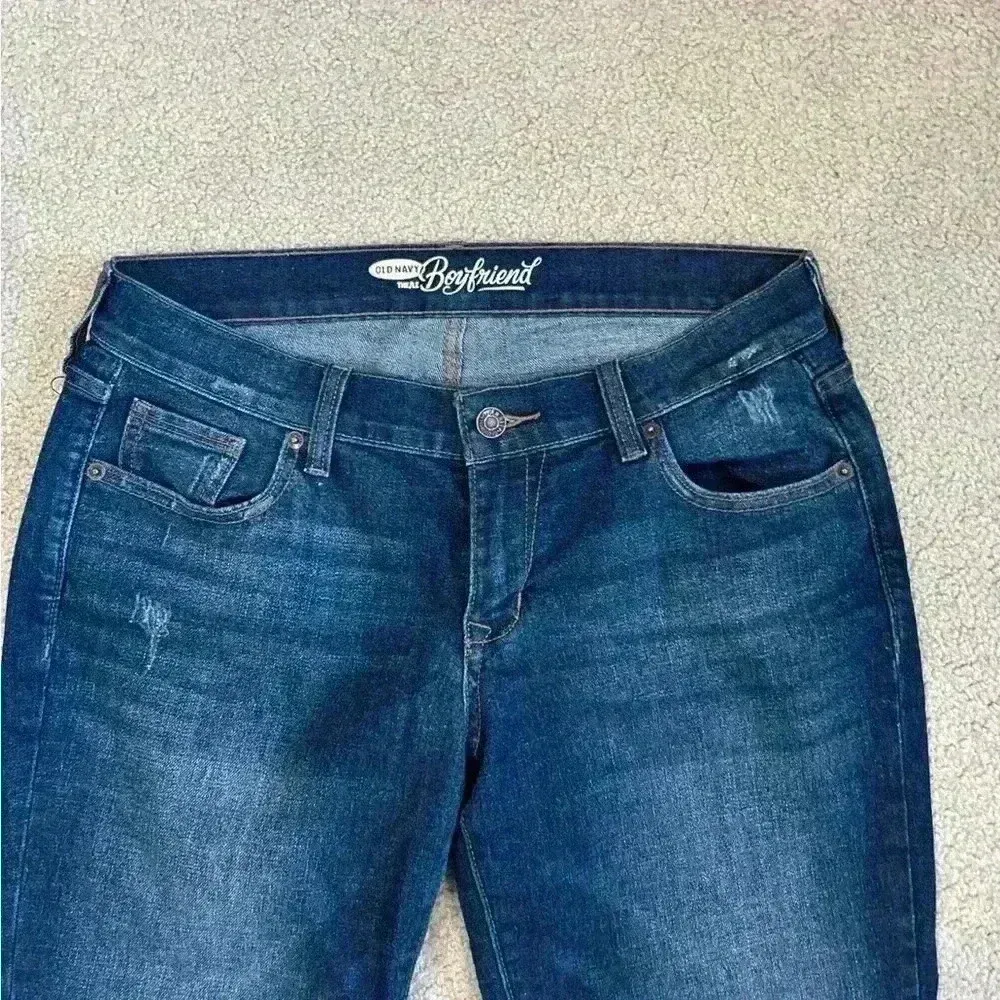 Old navy the boyfriend dark wash blue distressed jeans in size 4 - Image 2