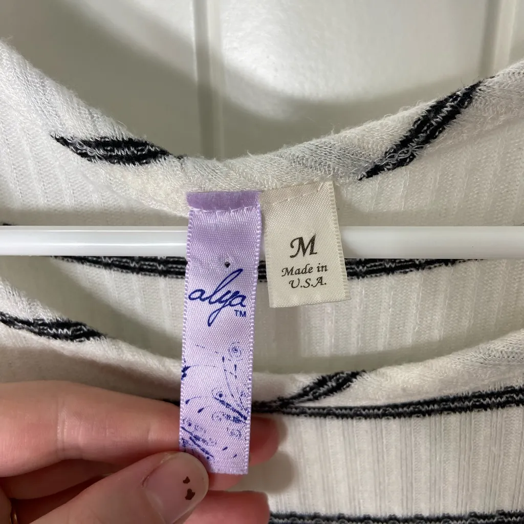 Alya women’s white black striped knit stretch loose fit pocket short‎ sleeve top - Image 4