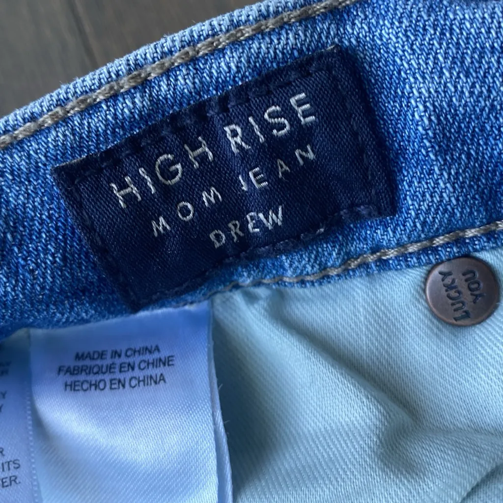 LUCKY BRAND High Rise Mom Jean Womens Sz 28 Light Wash Blue - Image 5