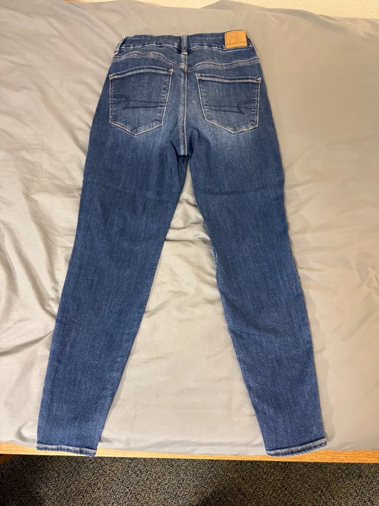 American Eagle Jeans - Image 3