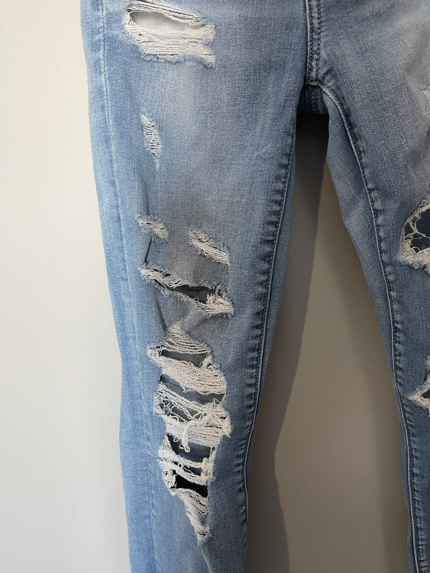 American Eagle Jean - Image 4