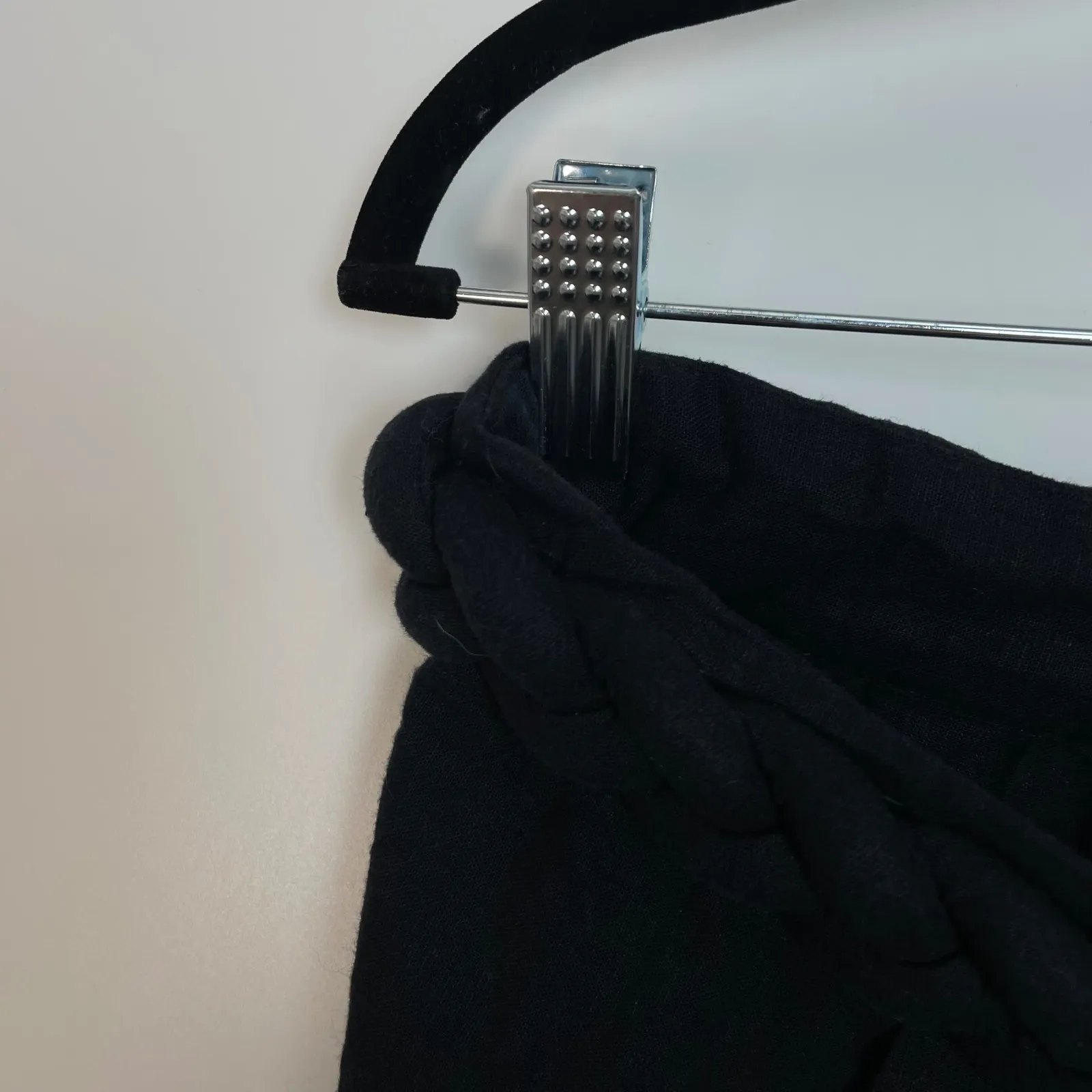 FARM Rio Women's Black Graphic Braided Belt Pleated Shorts Size Large - Image 4