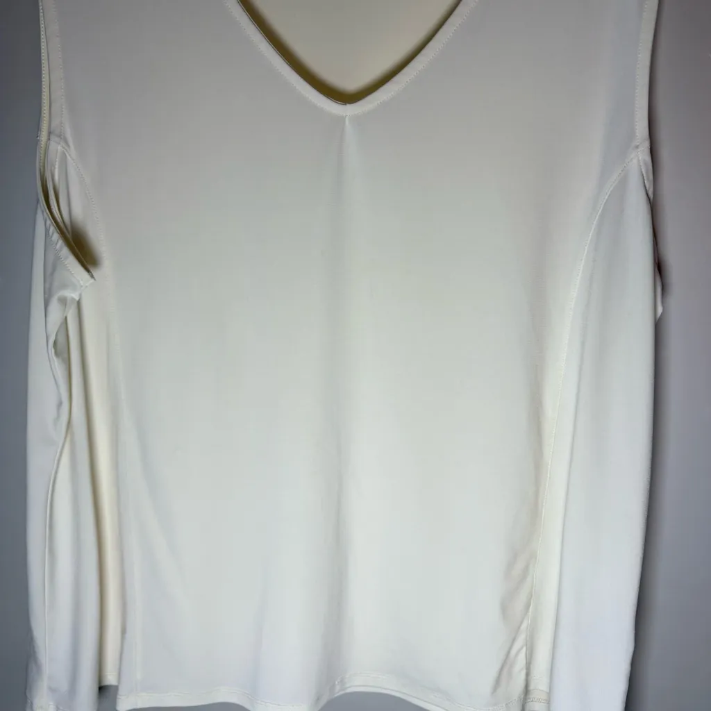 Avenue Cream V-Neck Tank Top - Image 2