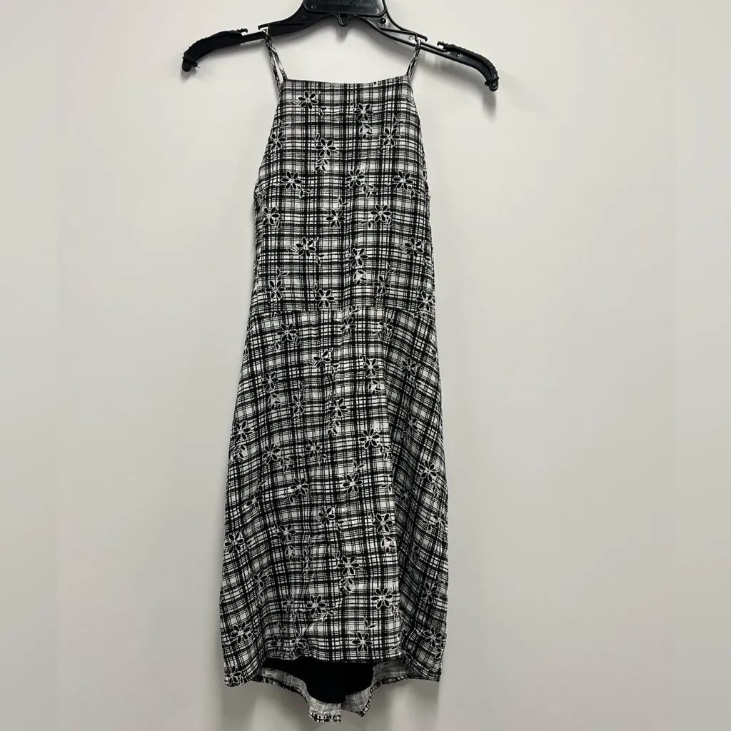 Urban Outfitters Women’s Black & White Floral Mini Dress - Open Back Size:Large - Image 4