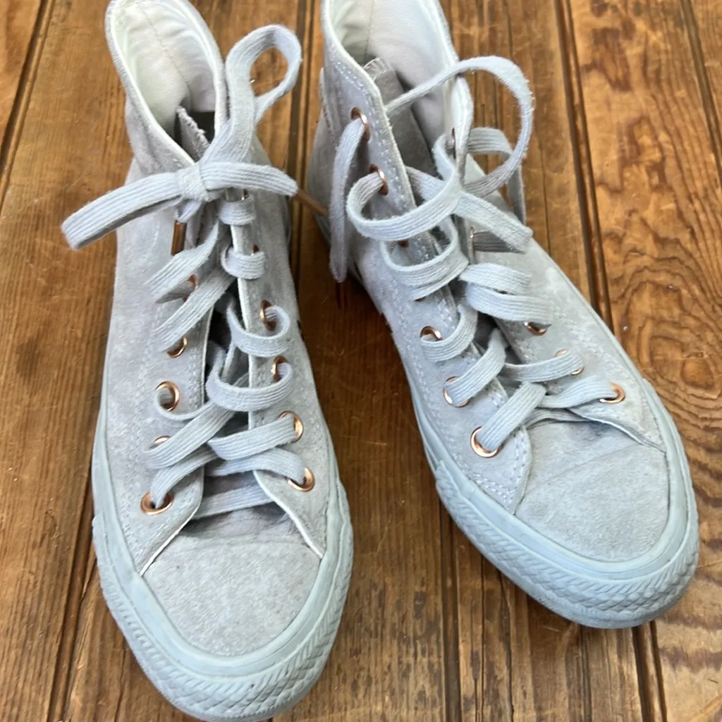 Women’s Kids Converse Suede Chuck Taylor High-Tops in Light Gray - Image 7