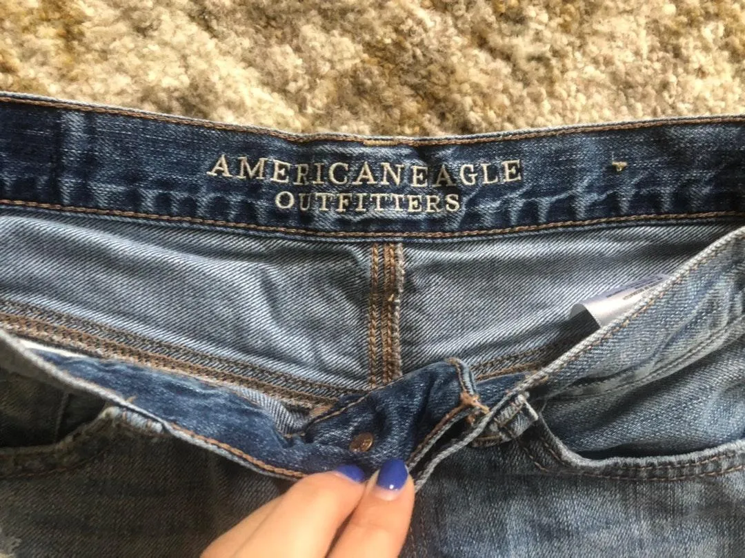 American Eagle Outfitters Distressed Denim Shorts - Image 4