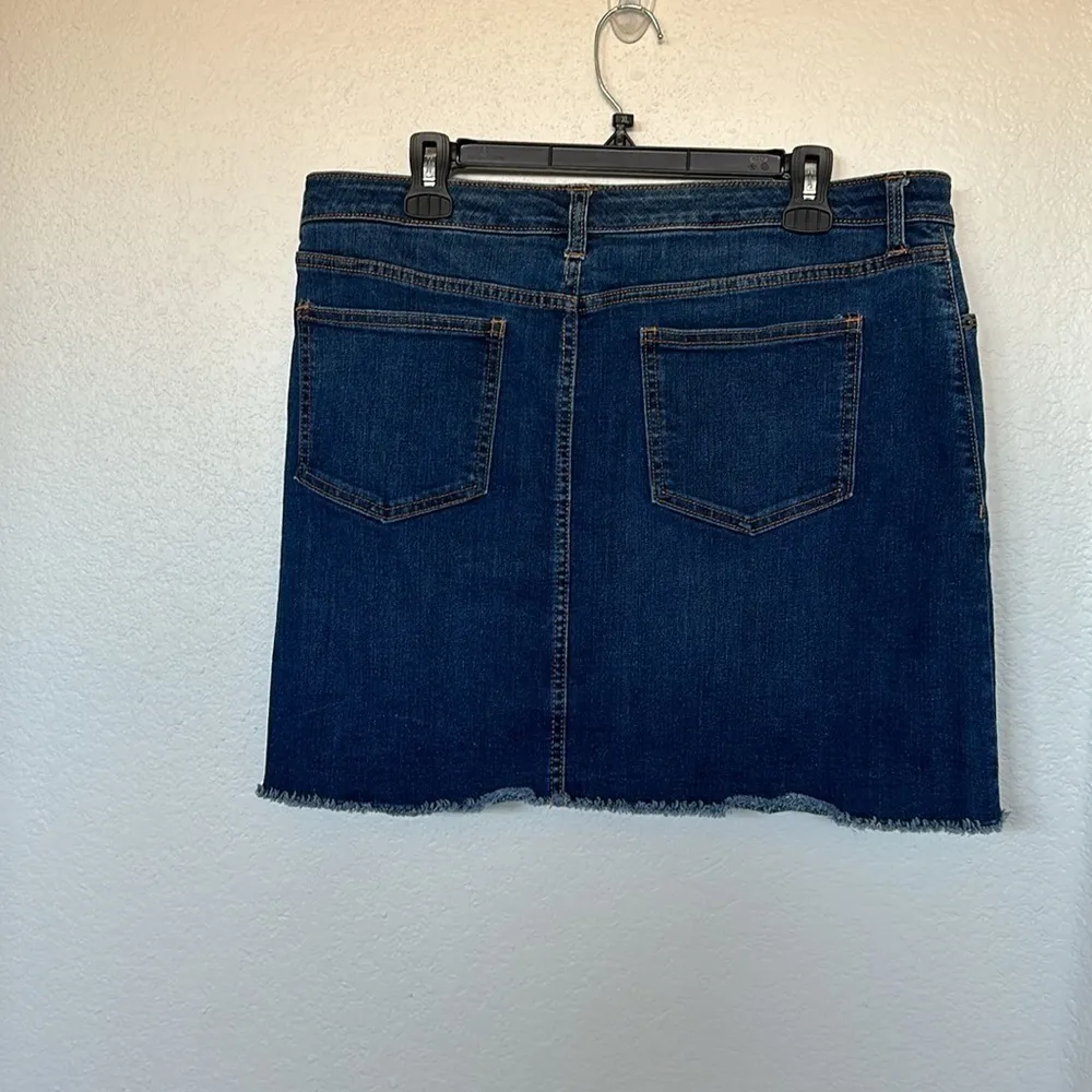 Universal Thread Jean Skirt Size 33/16 - Image 6
