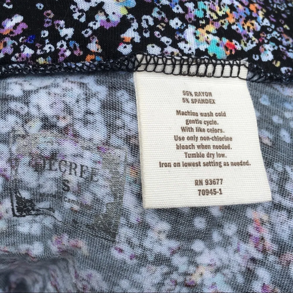 Adorable Decree floral print skirt - Image 3