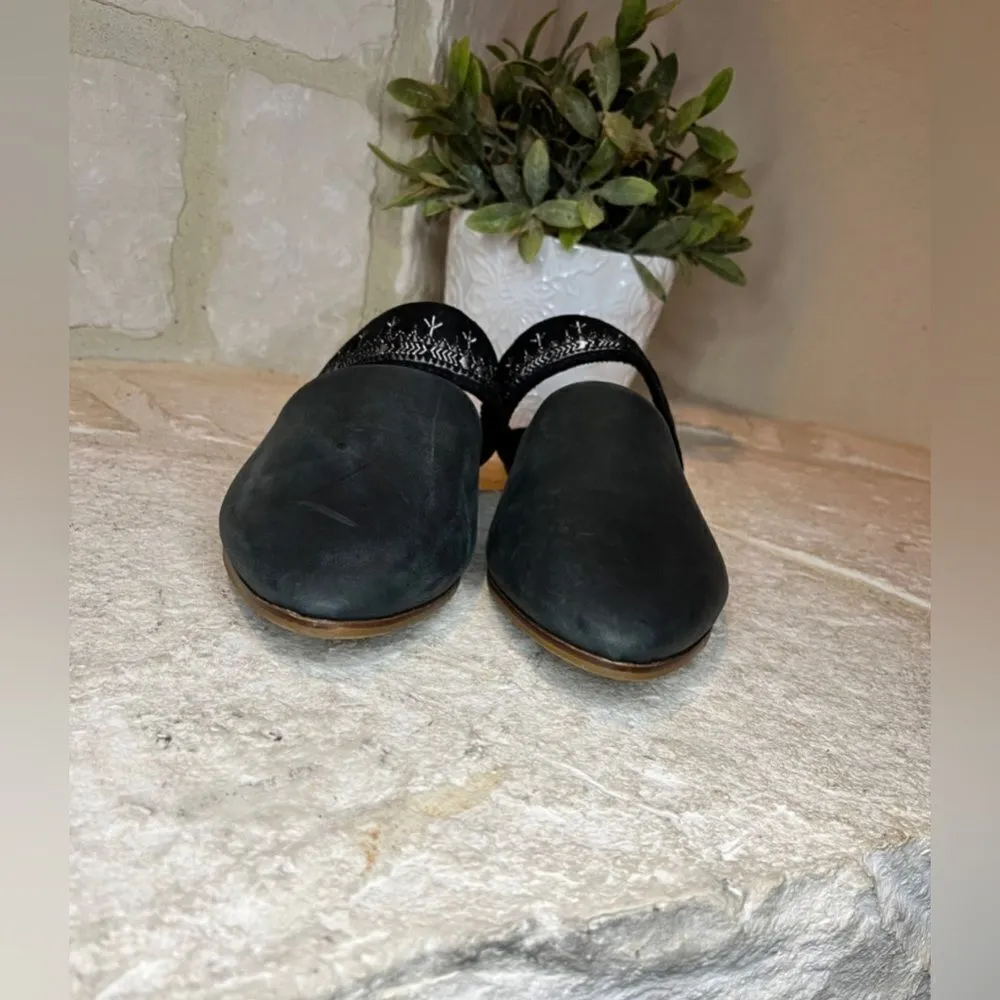 Toms Jutti black leather mules sz 9 - Image 3