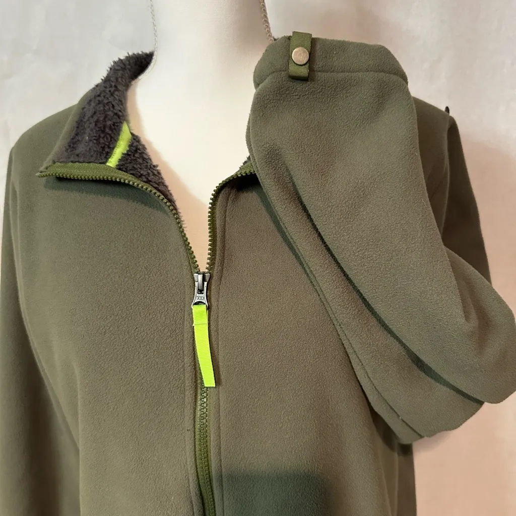 The North Face Charcoal Fleece Jacket - Image 6