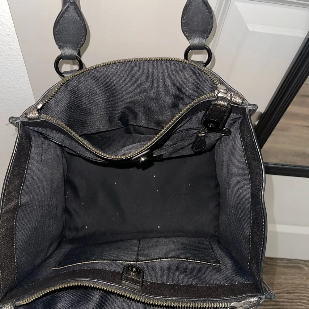 gold shimmer gunmetal purse - Image 12