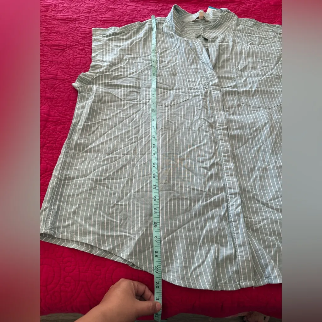 Jachs Girlfriend Women's Button
Front Blouse Size 2XL Color NWT
Short Sleeve - Image 11