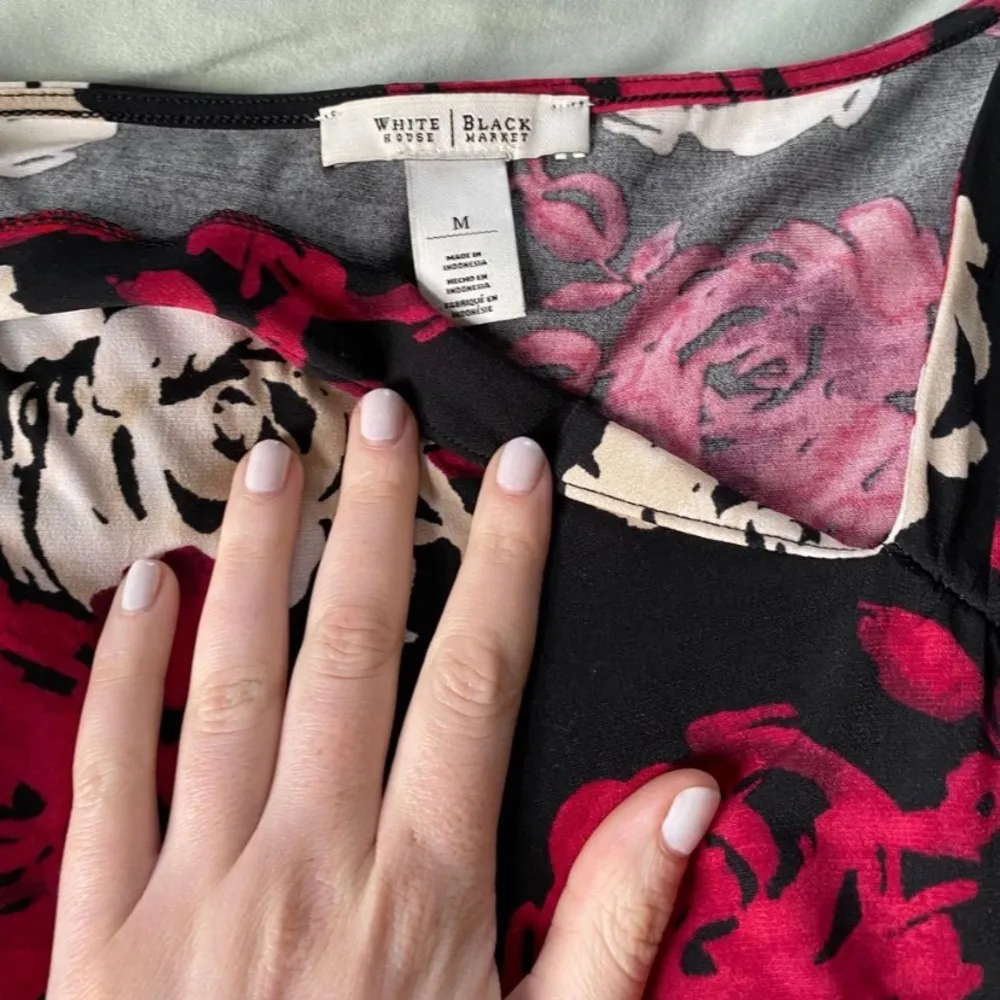 White House Black Market Black and Red Floral Dress - Image 2