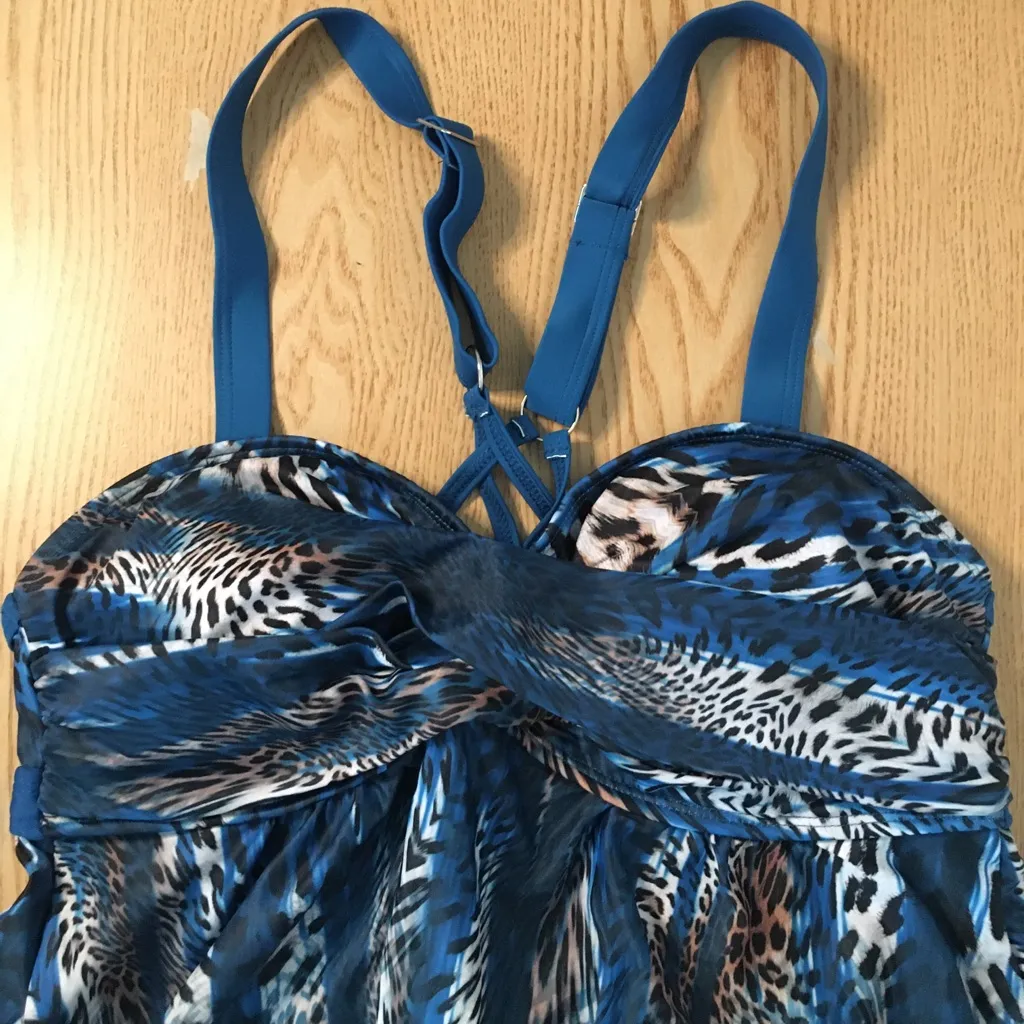 New Women’s Tankini Animal Leopard 🐆 Print Swimsuit Top Blue Black Size Medium - Image 4