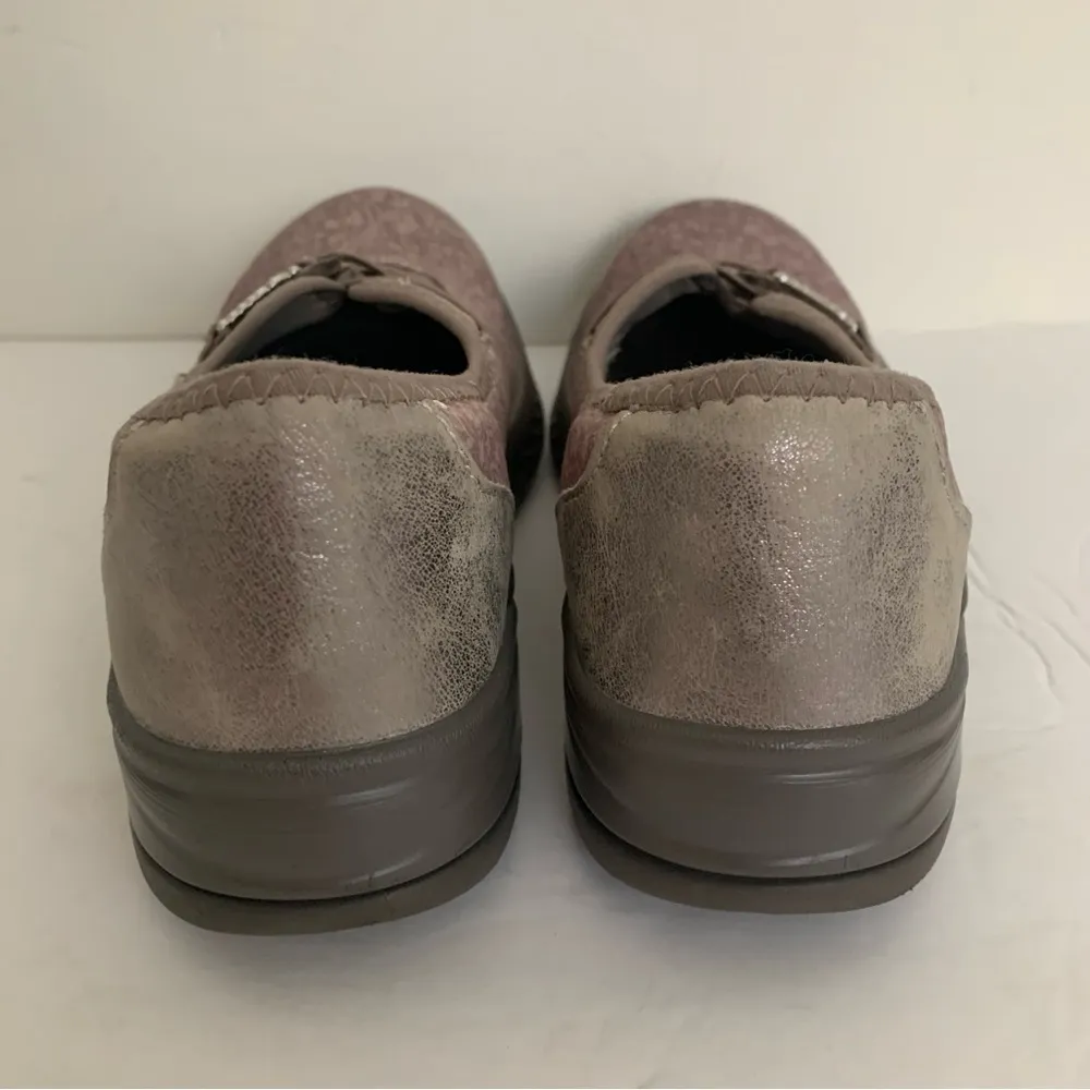 Nieche II Taupe Woodland Floral Slip On Comfort Shoes Size 6.5M - Image 6