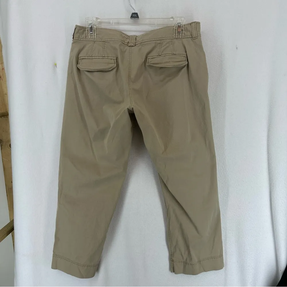 Old Navy Low Rise Capri Chino Pants Women’s 10 Tan - Image 7