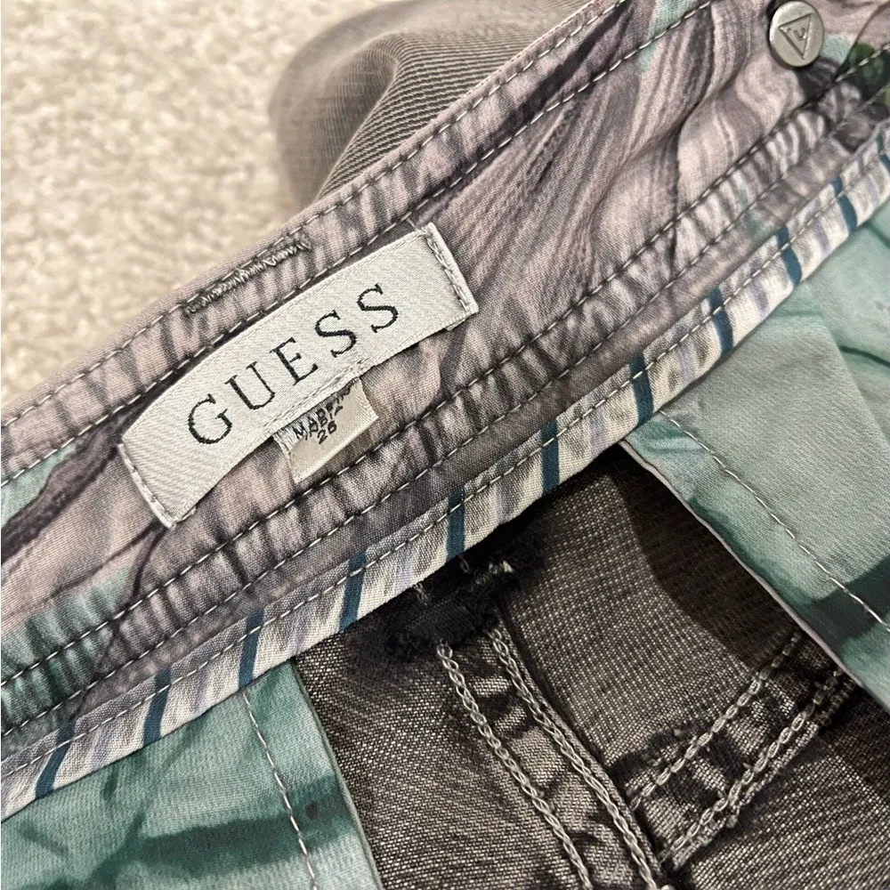 Guess shorts women NWT - Image 5
