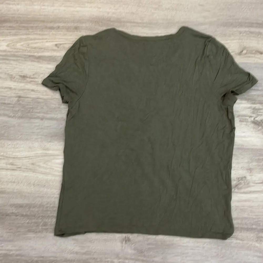 Sage Green Ruched /Tie Front Short Sleeve Keyhole Neckline T-Shirt Small - Image 12