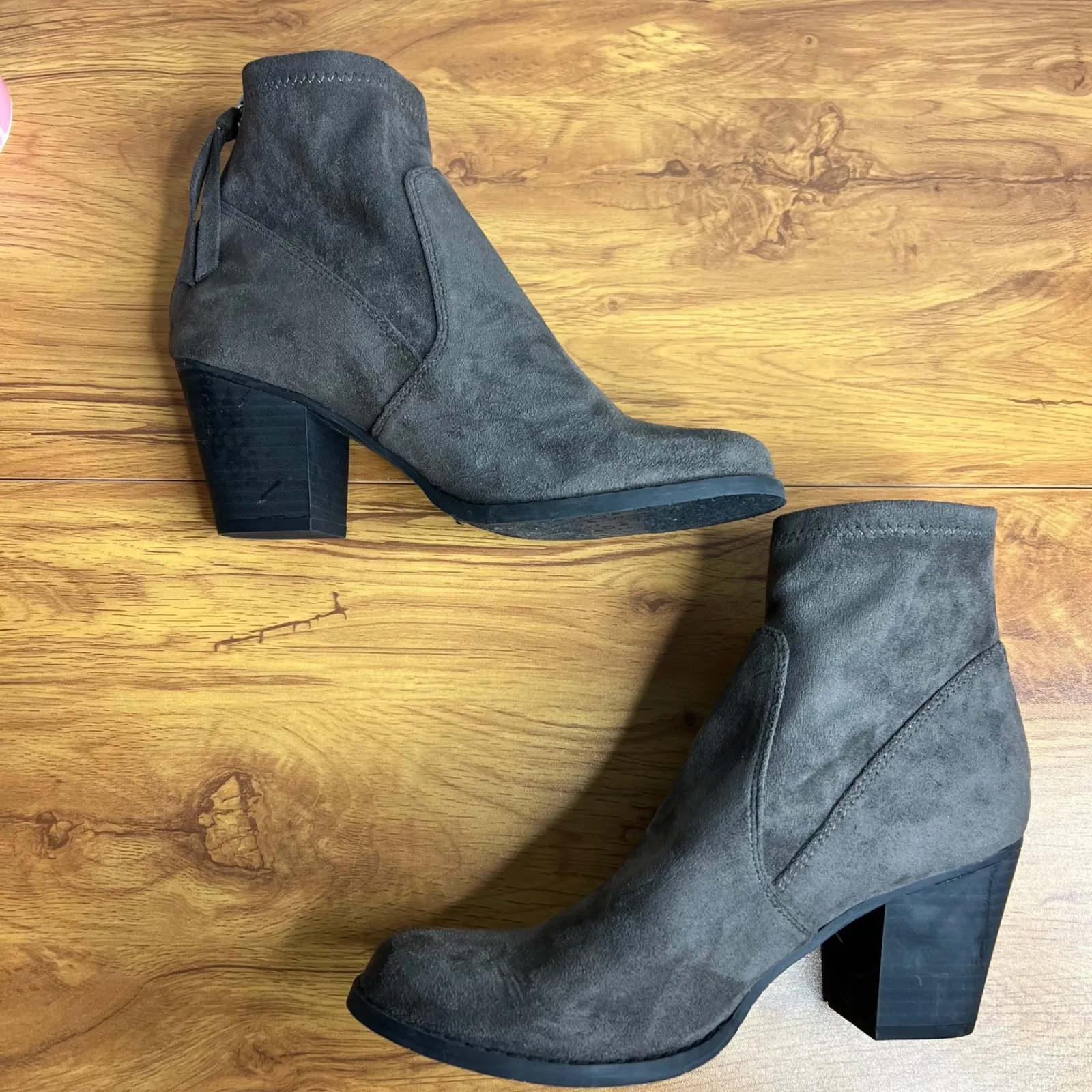 DV8 Dolce Vida Jonah Stretch Bootie Size 8 Gray Ankle Boots Block Heel NEW - Image 5