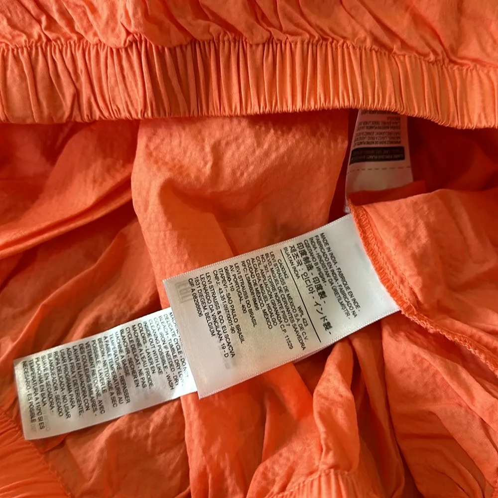 NWT LEVI'S Daphne Scrunchie Blouse  Persimmon  Square Neck - Image 5