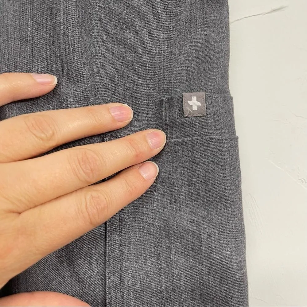 Figs Technical Collection Grey Cargo Style Scrubs Pants Womens M Nursing Pull On - Image 4