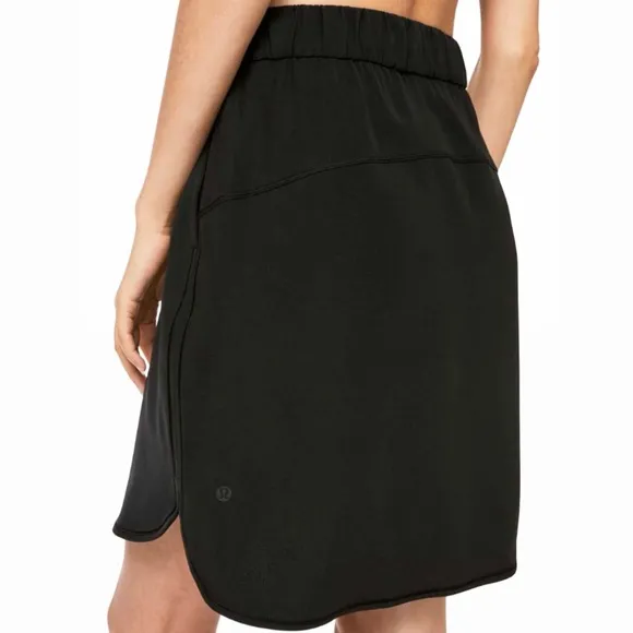 Athletica Black On The Fly Skirt Size 4 - Image 2